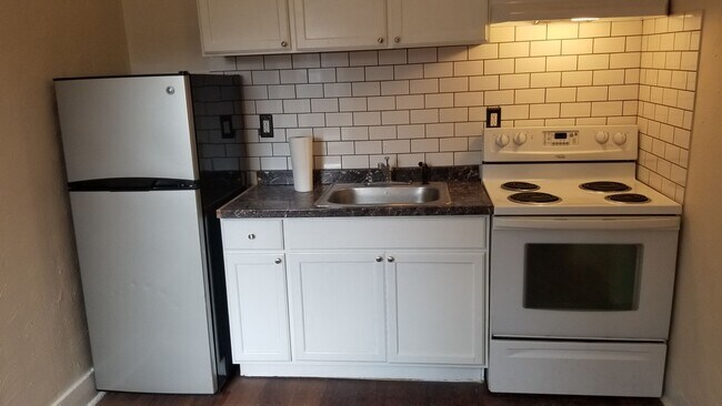 Building Photo - 6022 Allman St