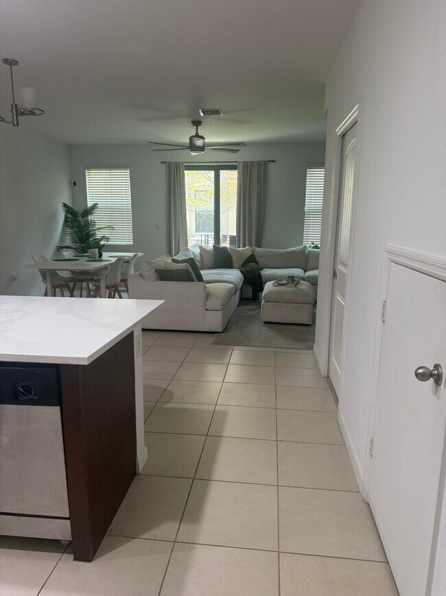 Foto del edificio - 1091 NW 33rd St