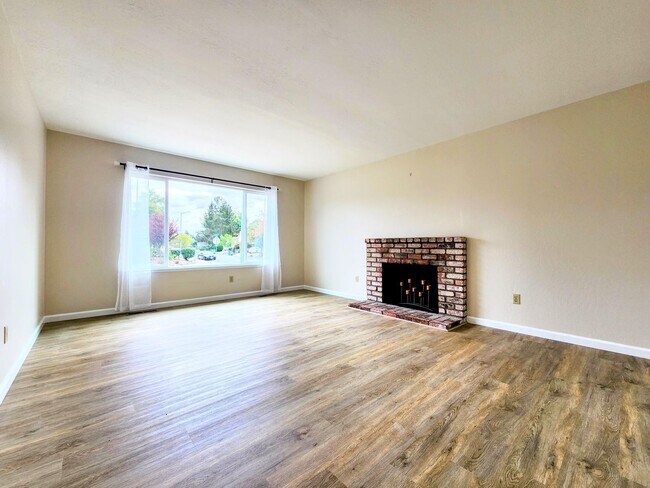 Foto del edificio - 3 Bedroom in Santa Rosa with Air Conditioning