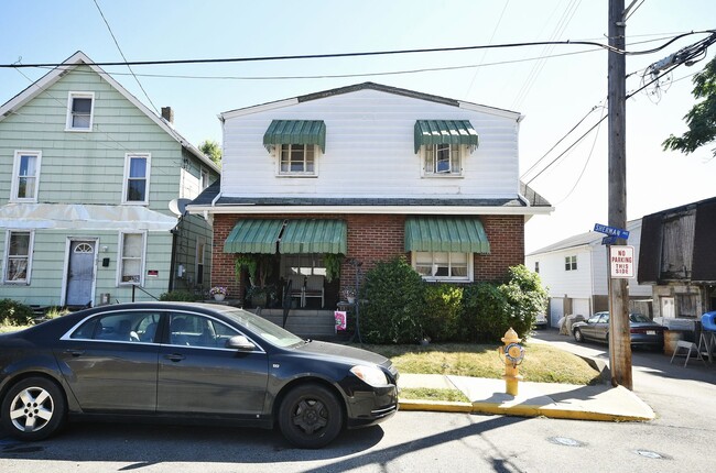 Building Photo - 300 Sherman Ave