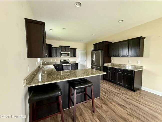 Foto del edificio - 174 Finch Ln