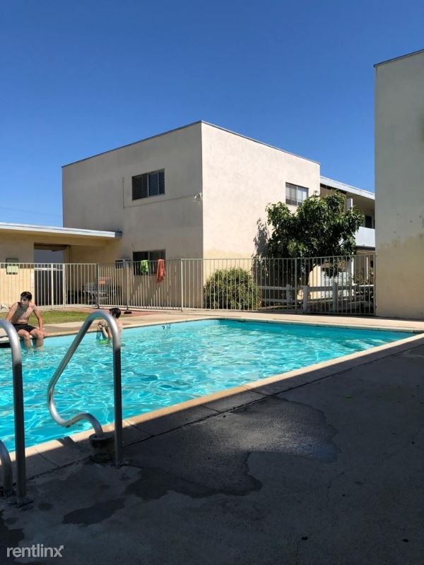 Foto del edificio - 12349 Oxnard St