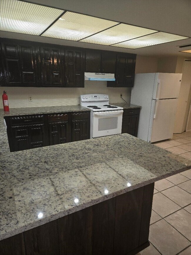 Foto del edificio - 15803 Munson Ln