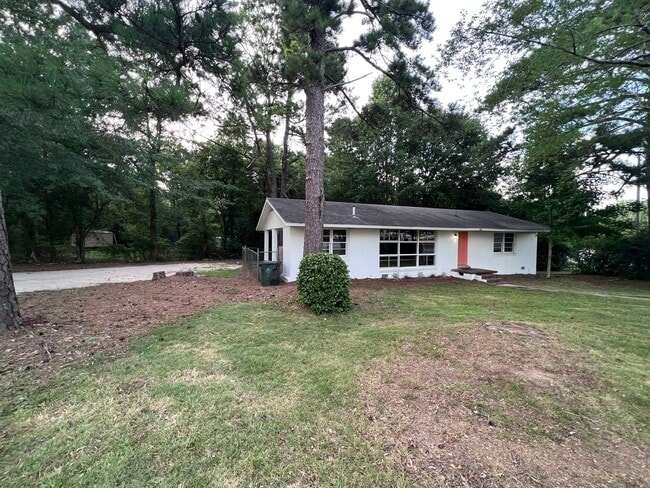 Building Photo - Charming 2 Bed, 2 Bath Home on North Dean