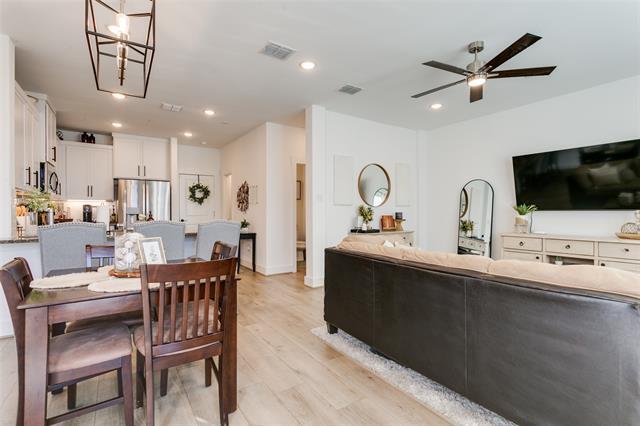 Foto del edificio - 7605 Reis Ln