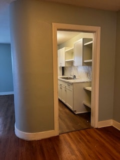 Building Photo - 6601 Meadowlawn St