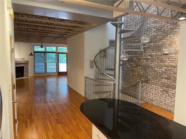 Foto del edificio - 1325 Peachtree View NE
