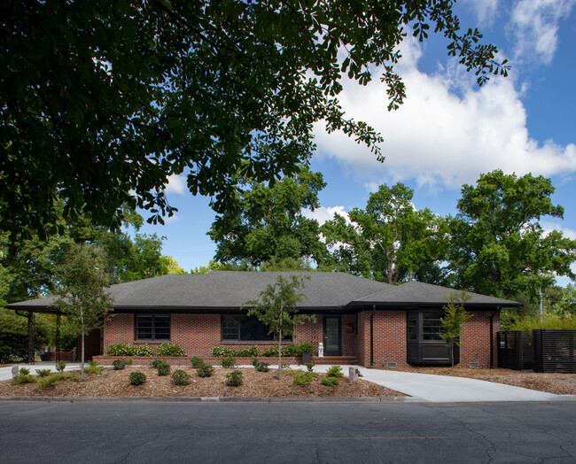 Foto del edificio - Charming Mid-Century Ranch