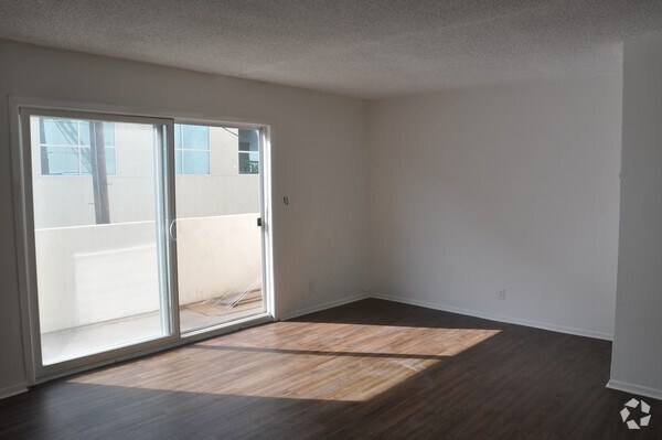 Living room - 10614 Eastborne Ave