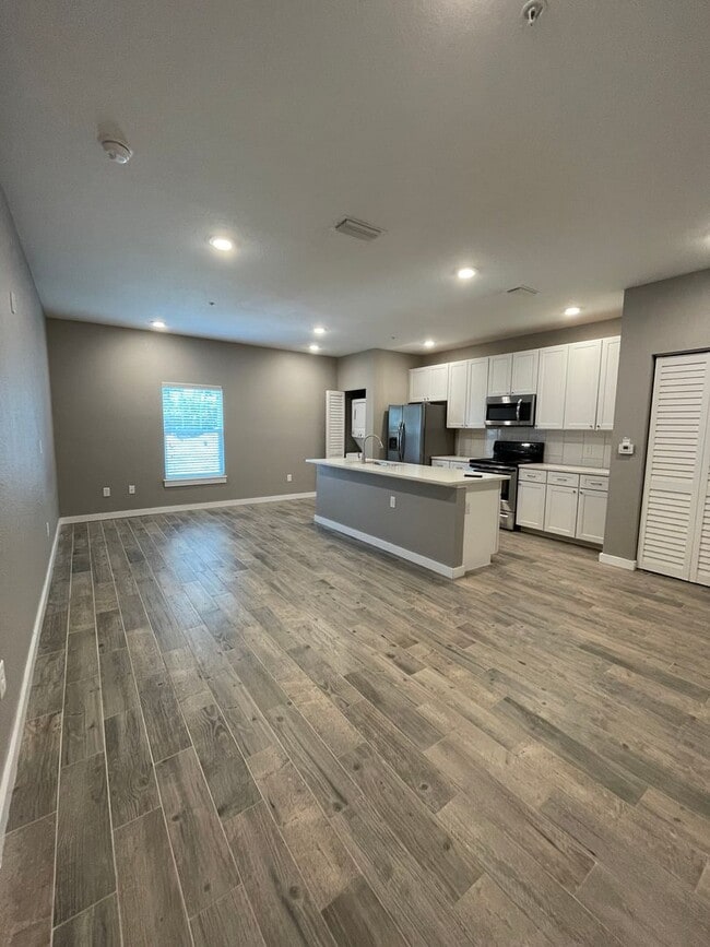 Interior Photo - A1011 Woodbury Row Phase III