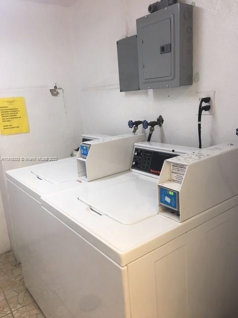 Building Photo - 2 bedroom in Hallandale FL 33009