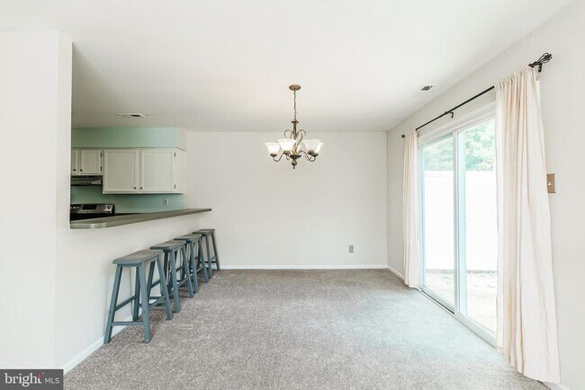 Building Photo - 30 Bark Hollow Ln
