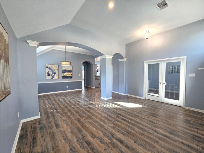 Foto del edificio - 2614 Parkbriar Ln