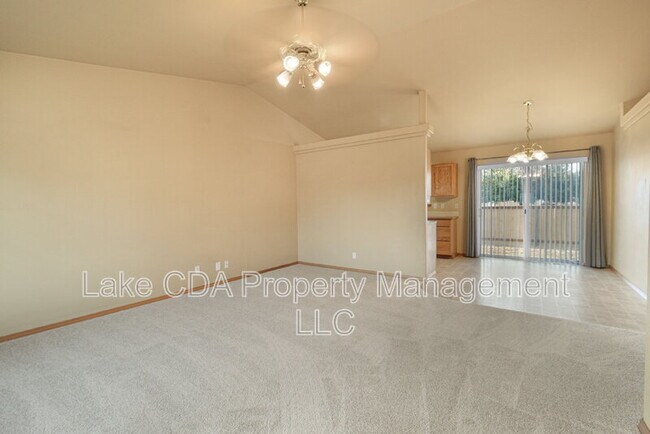 Building Photo - 321 E Acorn Ave