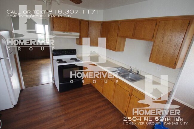 Building Photo - Gladstone Hidden Gem; Available NOW!!  Imm...