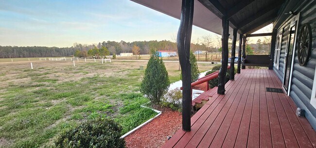 Building Photo - Private Log Cabin Home Peaceful Country Living on Acreage