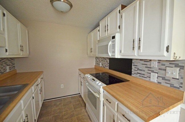 Foto del edificio - 2135 Burlington Ave- West Ashley