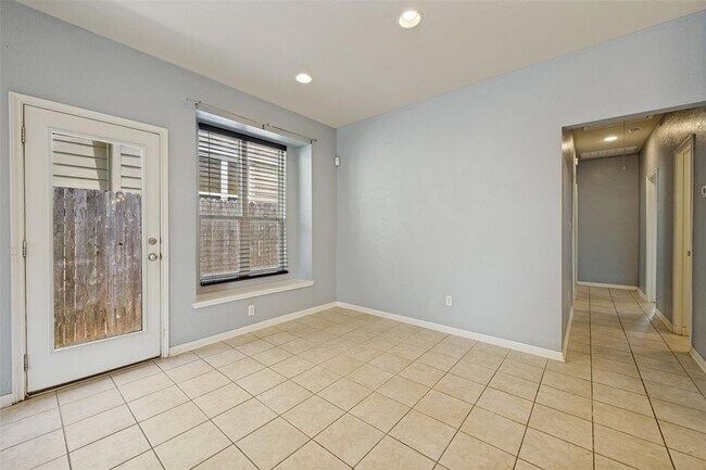 Foto del edificio - 138 Wainscot Oak Wy