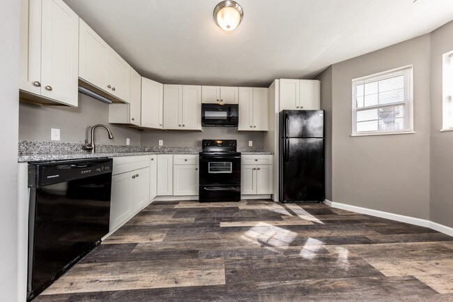 Foto del edificio - Brookside Manor Apartments