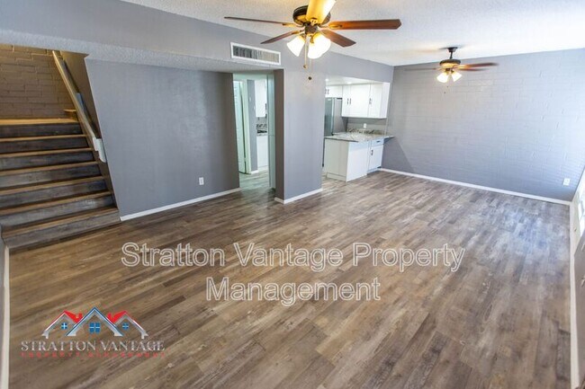 Building Photo - 1828 W Tuckey Ln