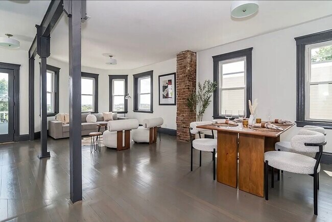 Building Photo - 19 Peverell St