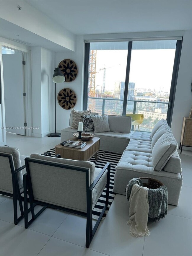 Foto del edificio - 501 NE 31st St