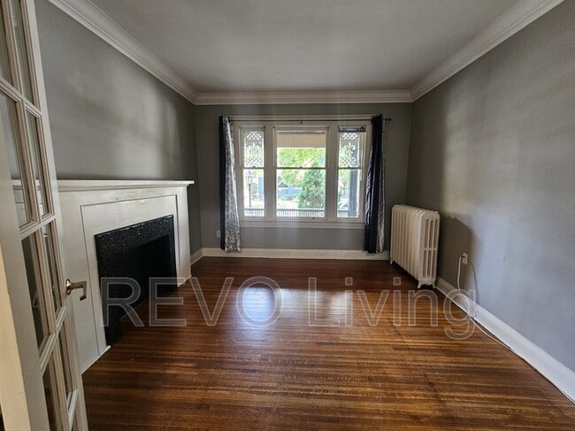 Building Photo - 7 Centre St