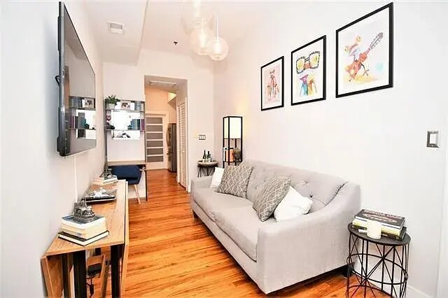 Building Photo - 512 1st St