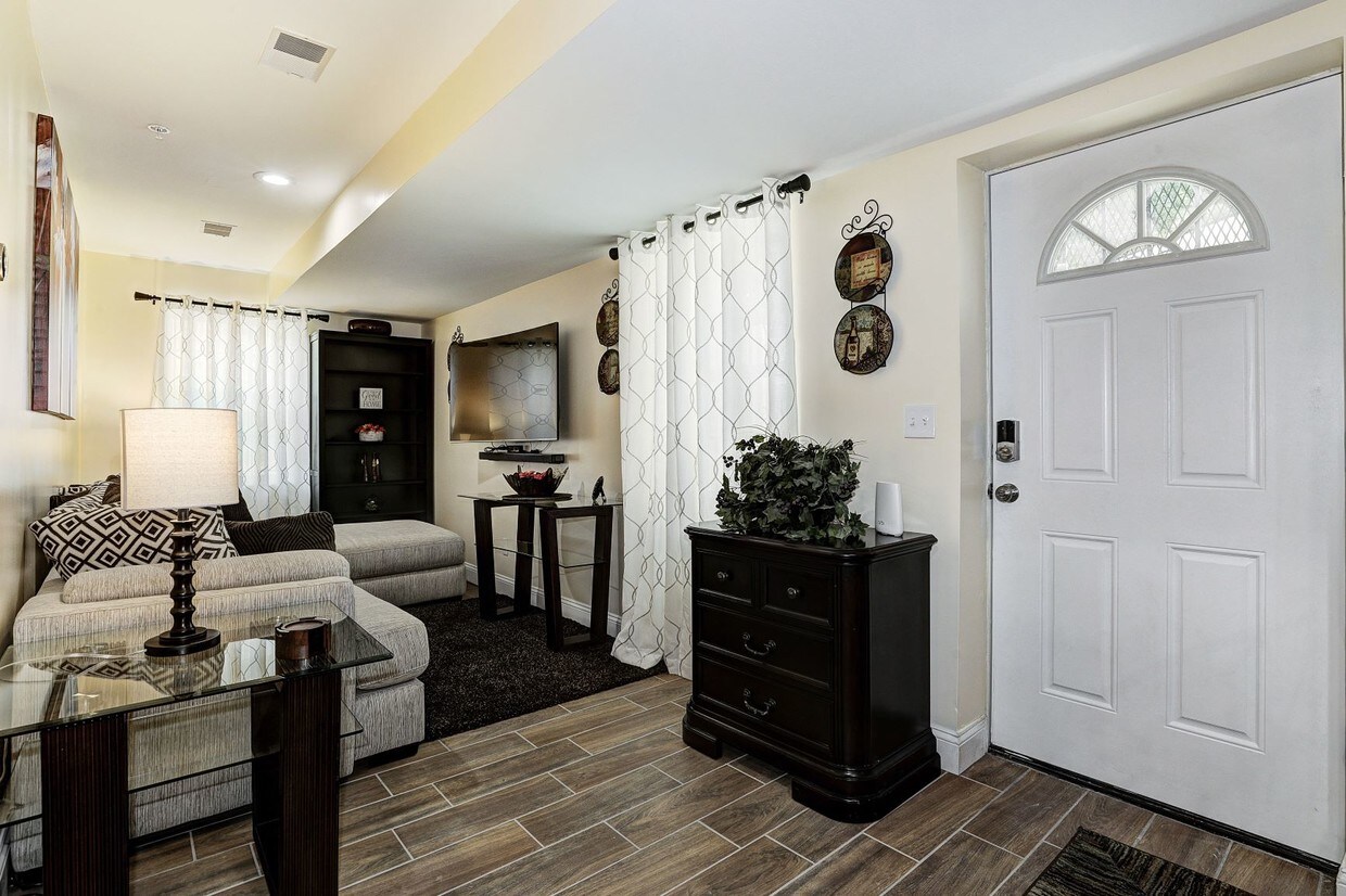 109 Palm St, Newark, NJ 07106 109 Palm St Newark, NJ Apartments for