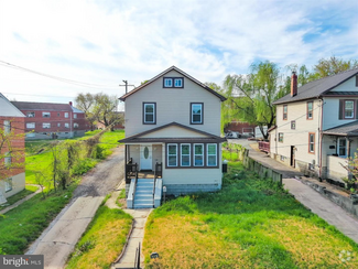 Building Photo - 4401 Wilkens Ave
