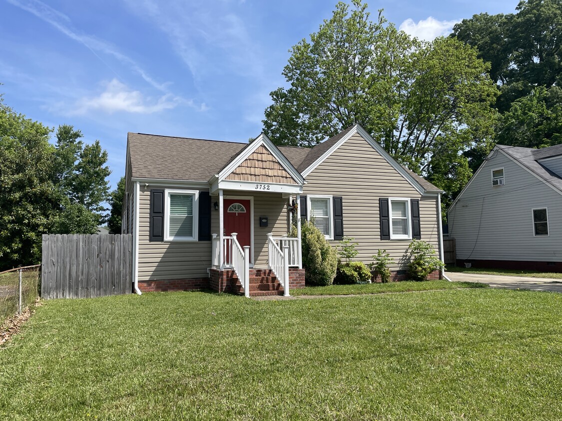 Primary Photo - 3752 Tait Terrace