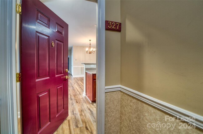 Foto del edificio - 327 Westbend Dr