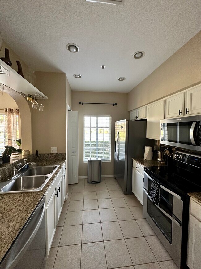 Foto del edificio - 3715 45th Terrace W
