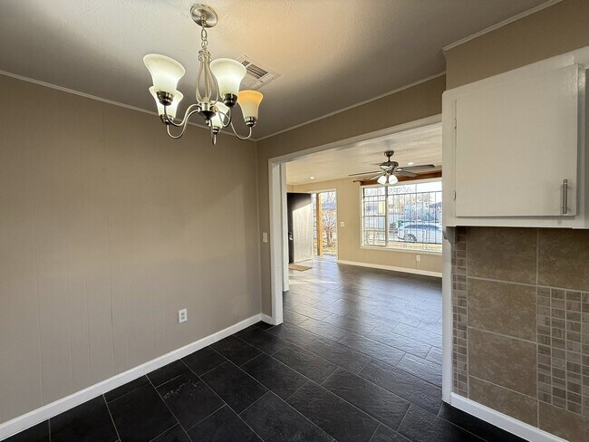 Building Photo - 219 SE 21st St