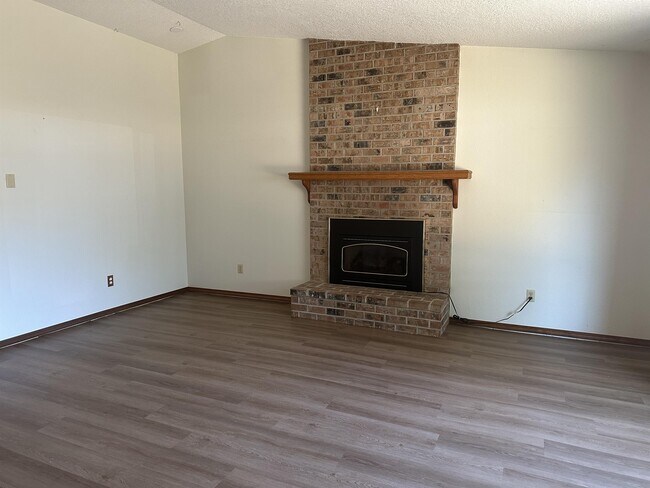 Building Photo - 12174 SE Sunnycreek Ln