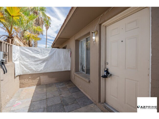 Building Photo - Charming 2/1 Mesa 4-Plex Unit!