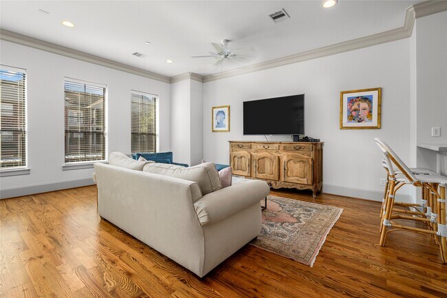 Foto del edificio - 3302 Audley St