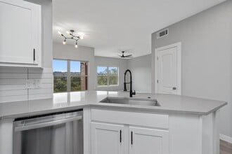 Building Photo - 2320 Gracy Farms Ln