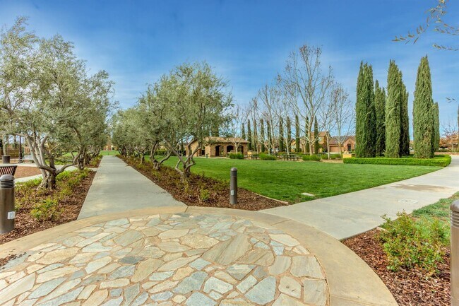 Building Photo - 1503 N Reunion Way