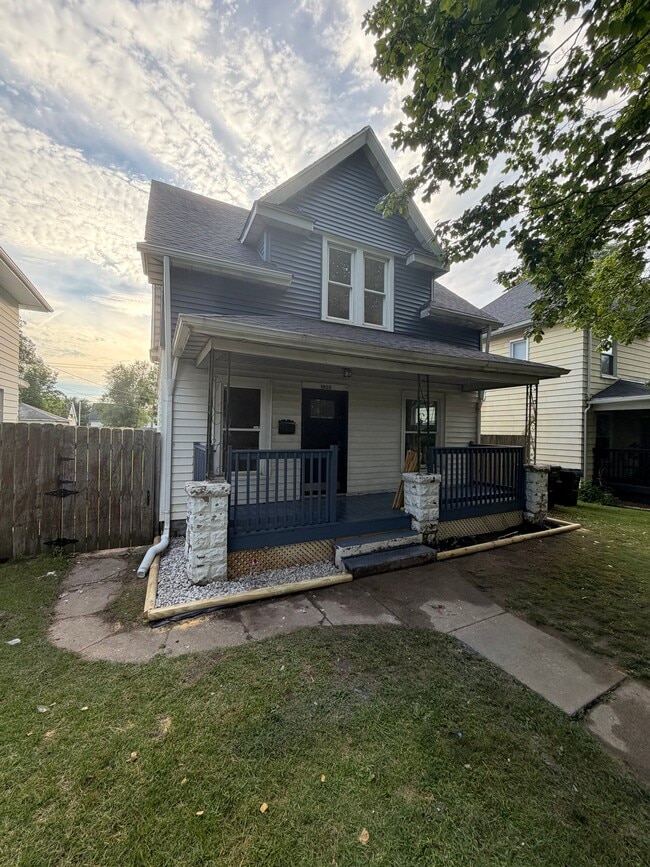 Building Photo - 1623 S Taylor St