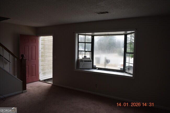 Foto del edificio - 4934 Log Cabin Dr