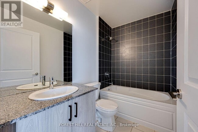 Building Photo - 20-820 Meadowglen Pl