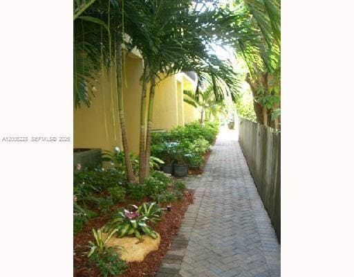 Building Photo - 2919 Coconut Ave