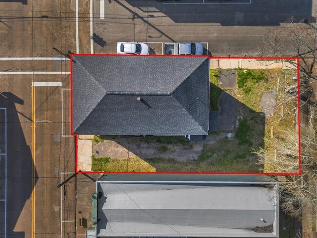 Building Photo - 401 E Main St