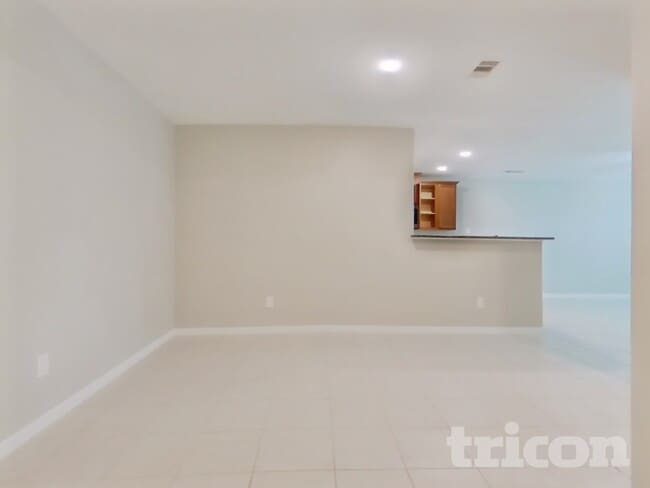 Building Photo - 540 Red Dusk Paint Dr