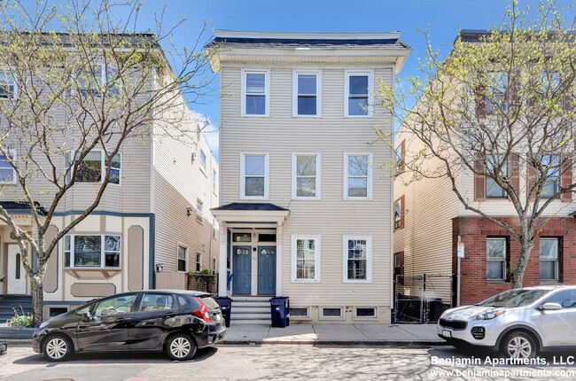 Building Photo - 16 O St