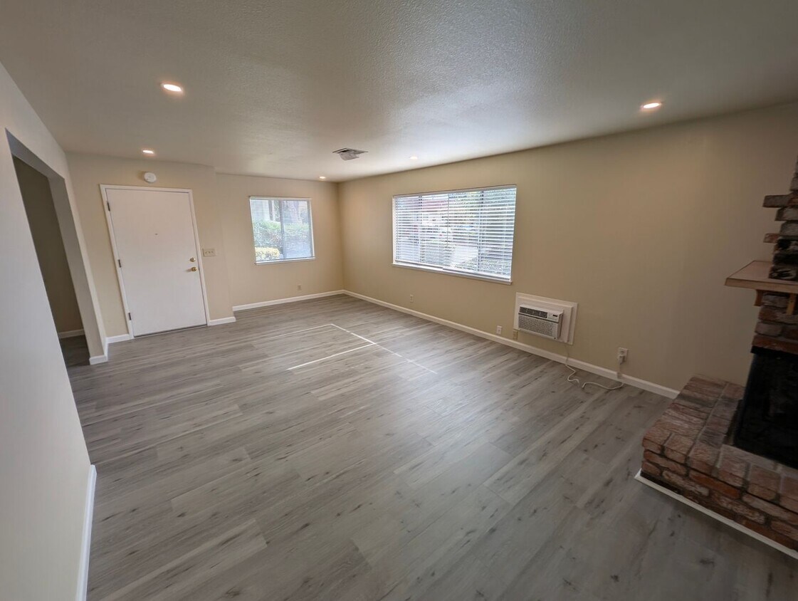 Foto principal - 4647 E Rishell Ct