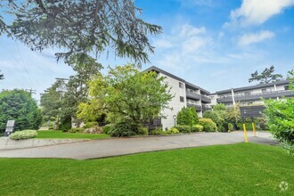 Building Photo - McKenzie Woods Apartments