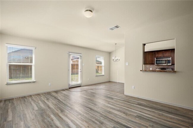 Foto del edificio - 112 Hondo Gap Ln