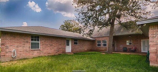 Building Photo - 6353 Fm 1361